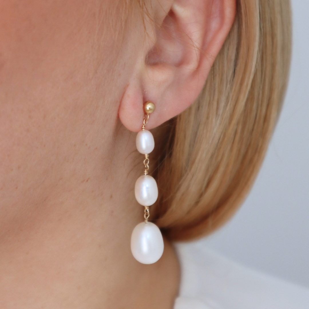 Camelia Crescendo Drop Pearl Earrings