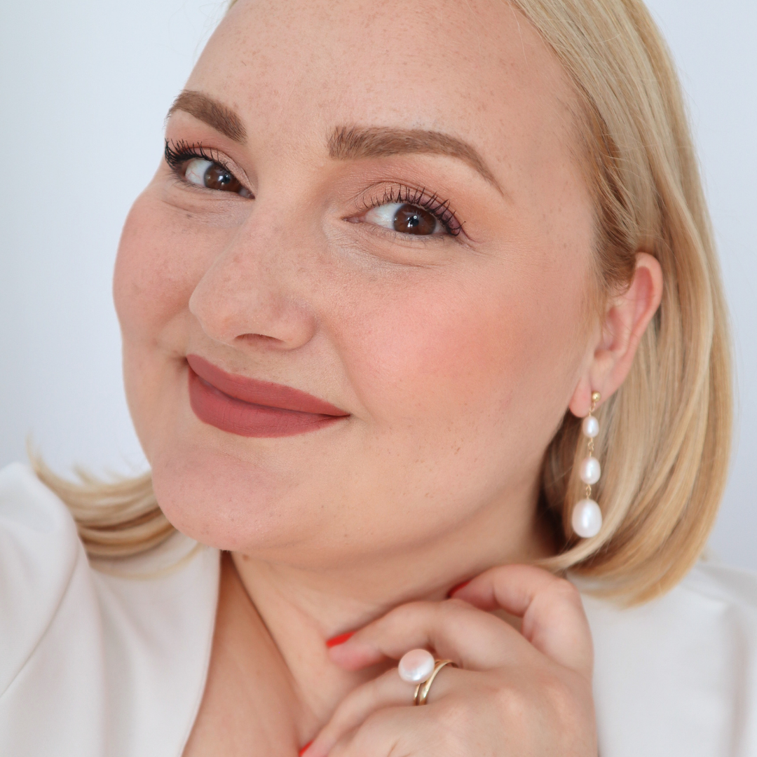 Camelia Crescendo Drop Pearl Earrings