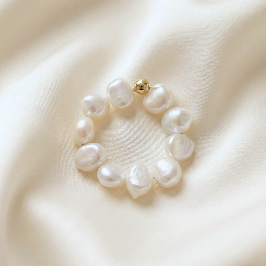 Iris Baroque Pearl Ring