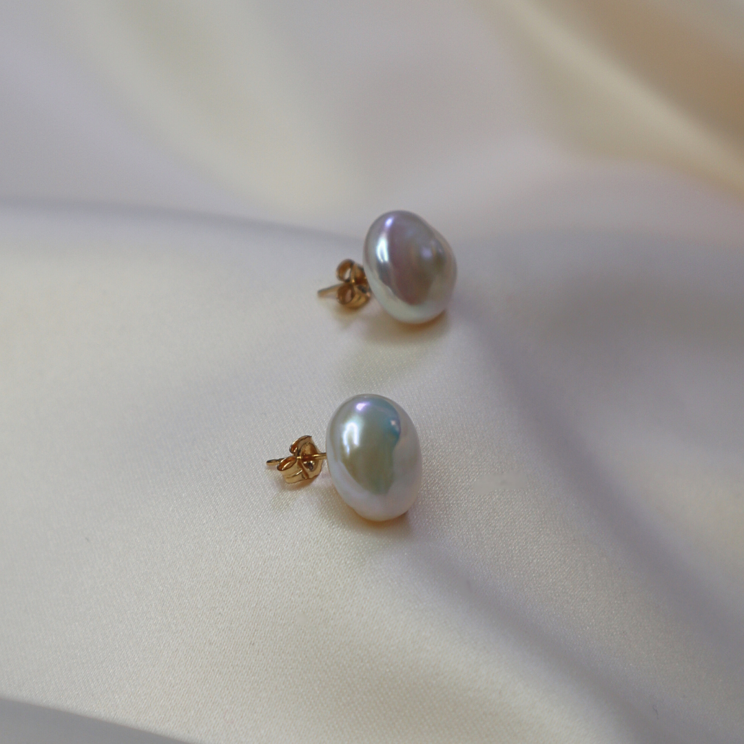 Maya Large Coin Pearl Stud Earrings