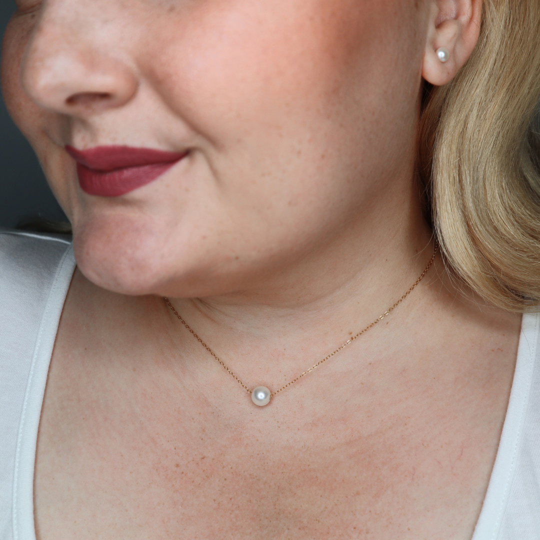 Lily Large Single Round Pearl Necklace
