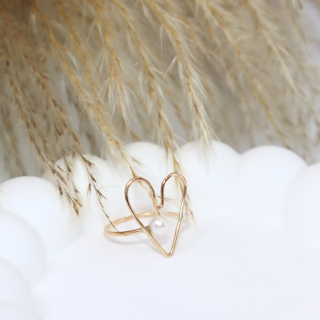 Viola Heart and Pearl Ring