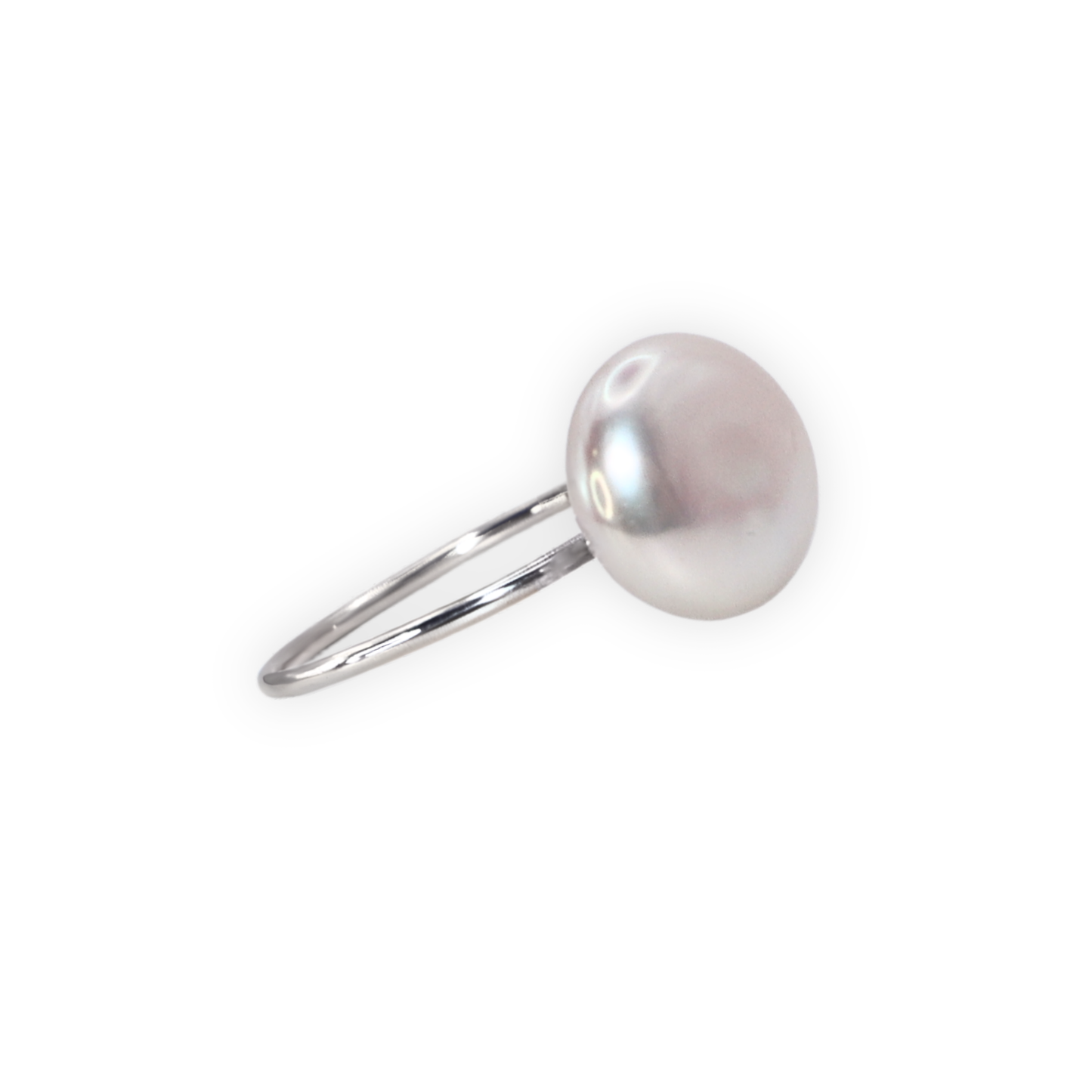 Exquisite silver pearl ring featuring a lustrous ivory coin pearl, embodying elegance and timeless beauty.