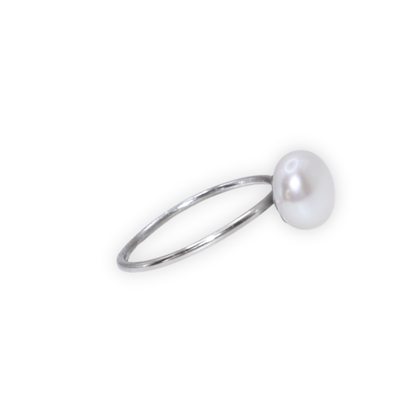 Exquisite silver pearl ring featuring a lustrous ivory coin pearl, embodying elegance and timeless beauty.