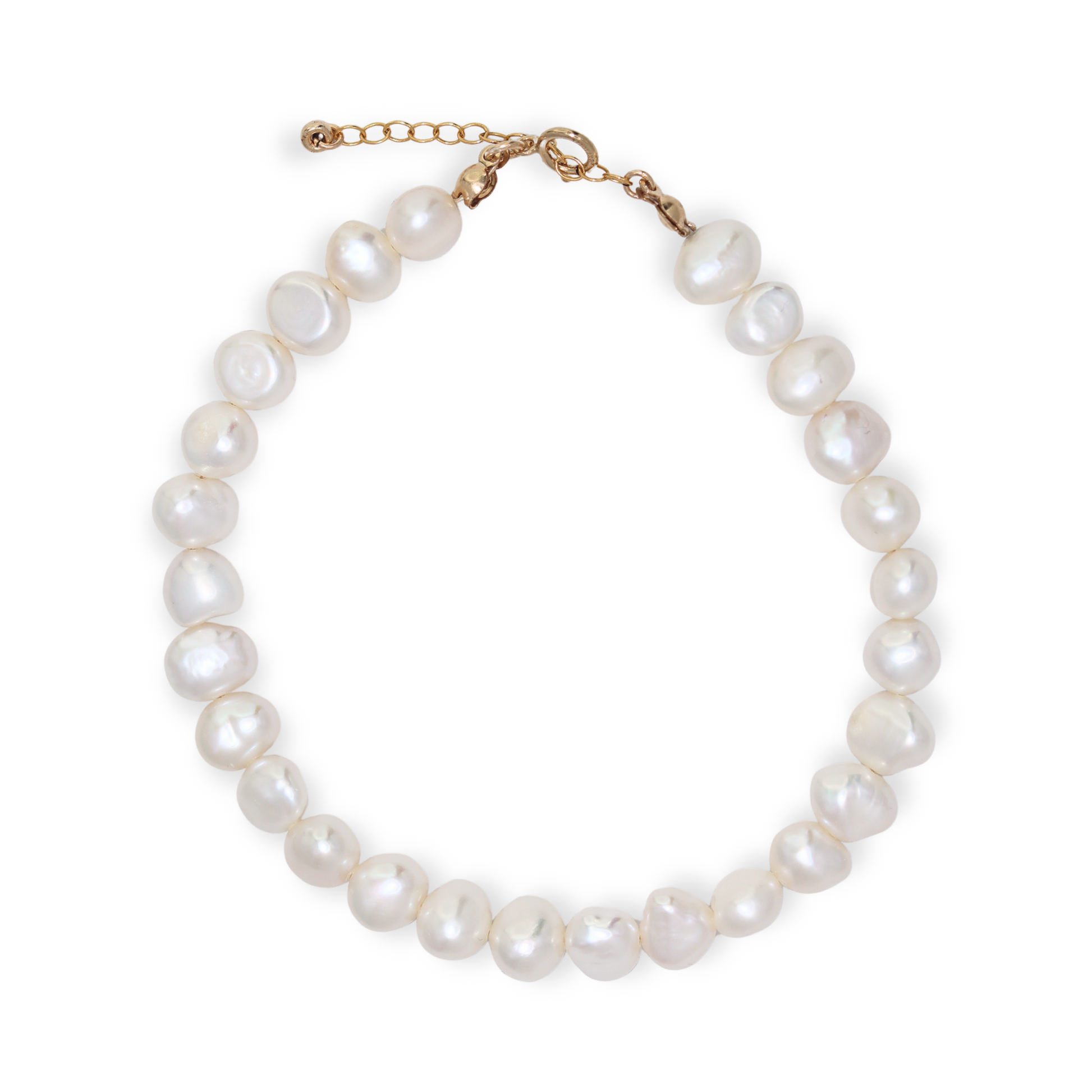 A stylish white baroque pearl bracelet adorned with a gold extension chain, highlighting a refined and contemporary aesthetic.