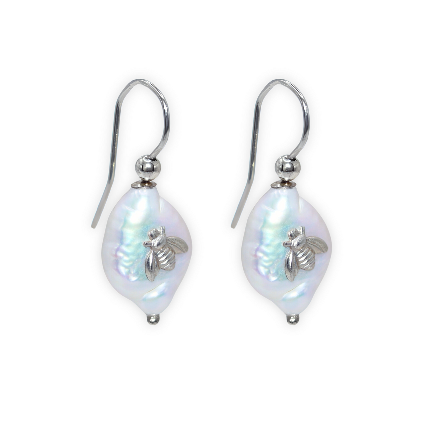 Featuring a delicate bee accent, these hook-style baroque pearl earrings will elevate your look with a touch of playfulness.