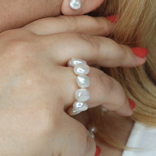 Iris Baroque Pearl Ring