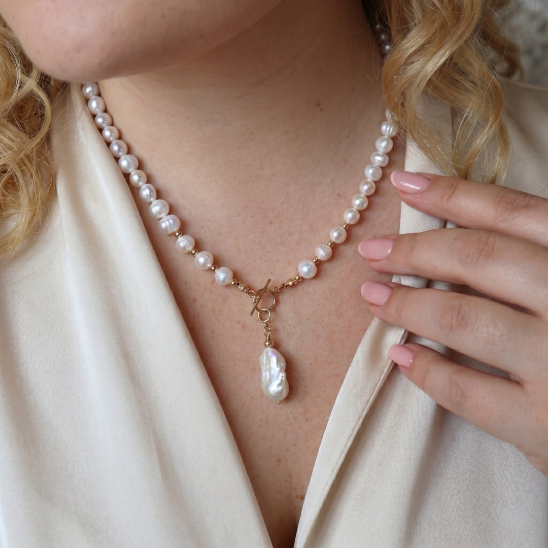 The Best Gold Pearl Necklaces for Elegant Style and Timeless Beauty