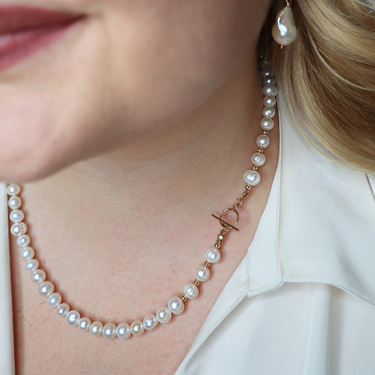 Seraphine Small Irregular Oval Pearl Necklace