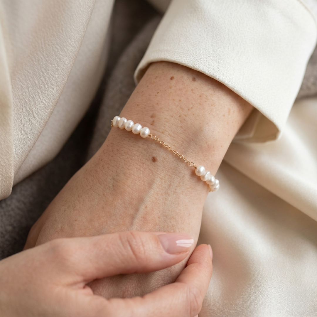 Rhea Cluster Pearl Bracelet