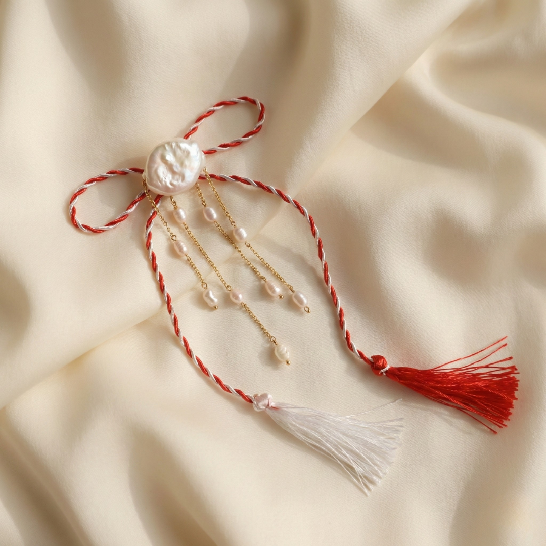 Charlotte Cloud Pearl Brooch