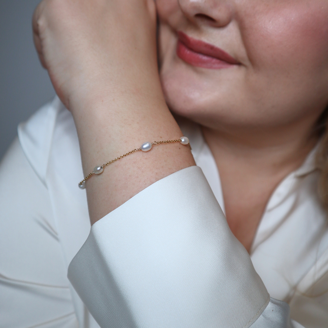 Thea Pearl Chain Bracelet