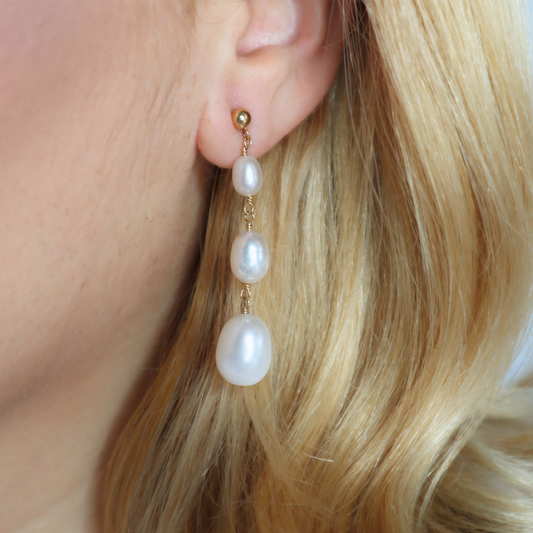 Camelia Crescendo Drop Pearl Earrings