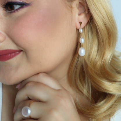 Camelia Crescendo Drop Pearl Earrings - Clip On