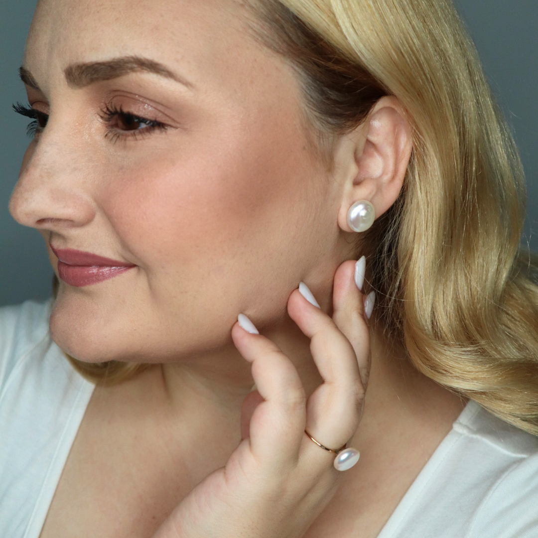 Maya Large Coin Pearl Stud Earrings