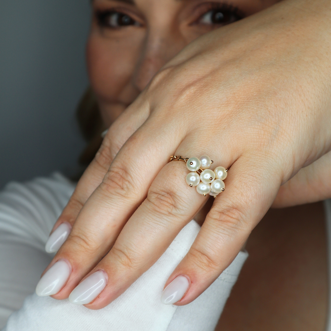 Alba Pearl Droplets Chain Ring