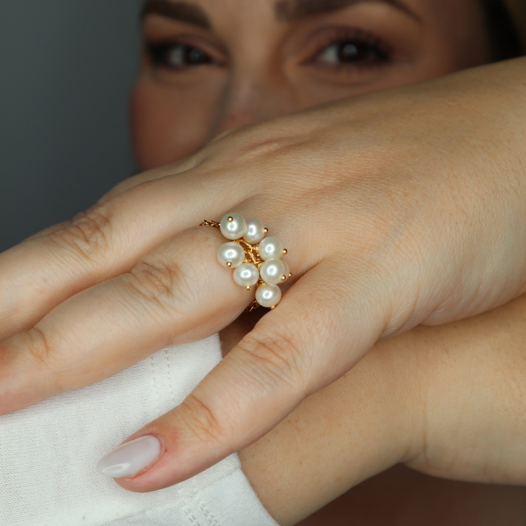 Alba Pearl Droplets Chain Ring