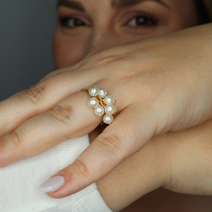 Alba Pearl Droplets Chain Ring