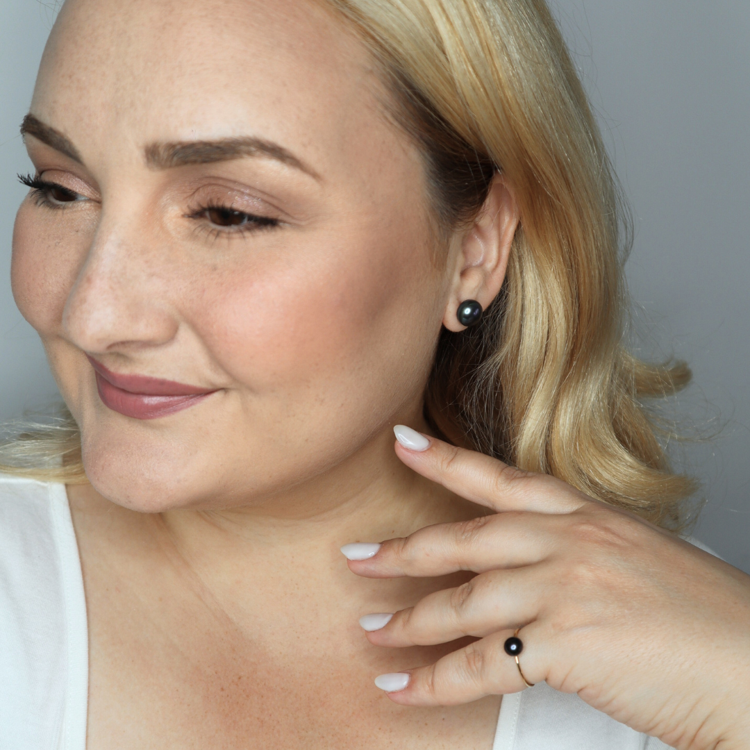 Vivi X-Large (10.5 mm) Black Pearl Stud Earrings