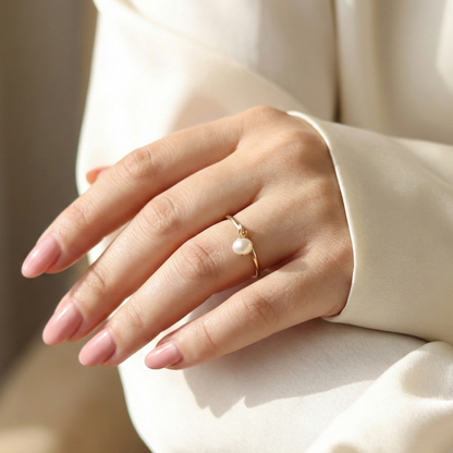 Isla Round Pearl Dangle Ring