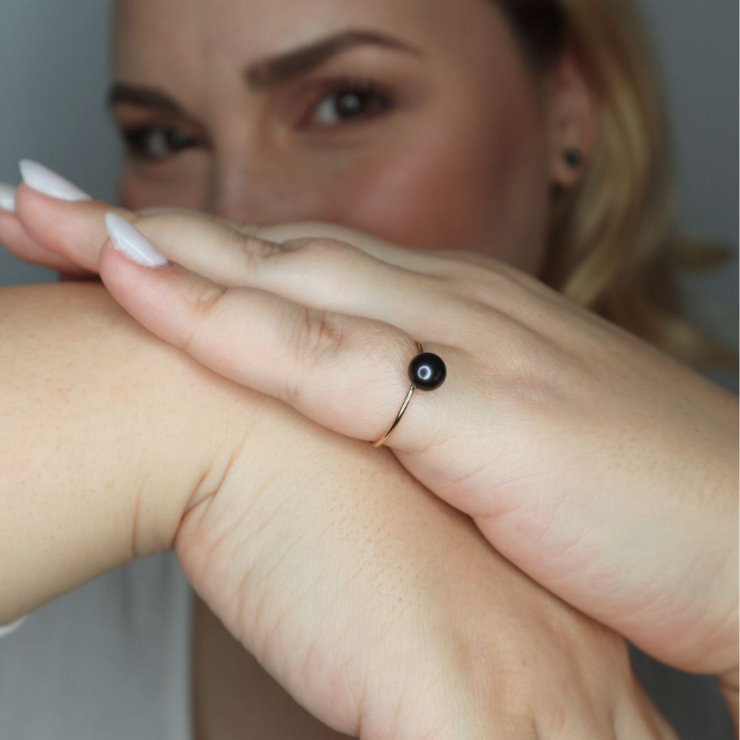 Noa Round Black Pearl Ring