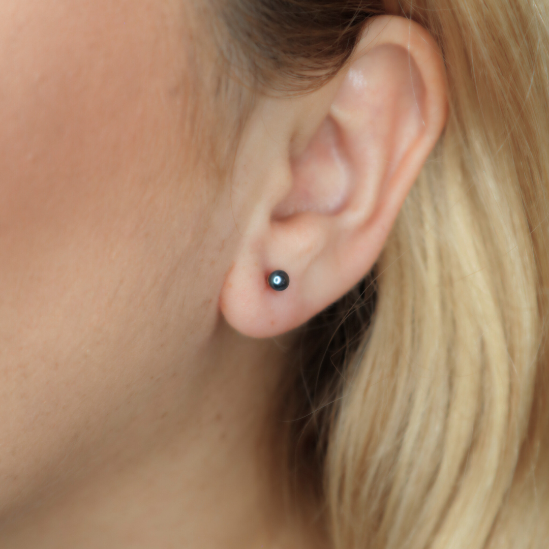 Vivi X-Small (3 mm) Black Pearl Stud Earrings