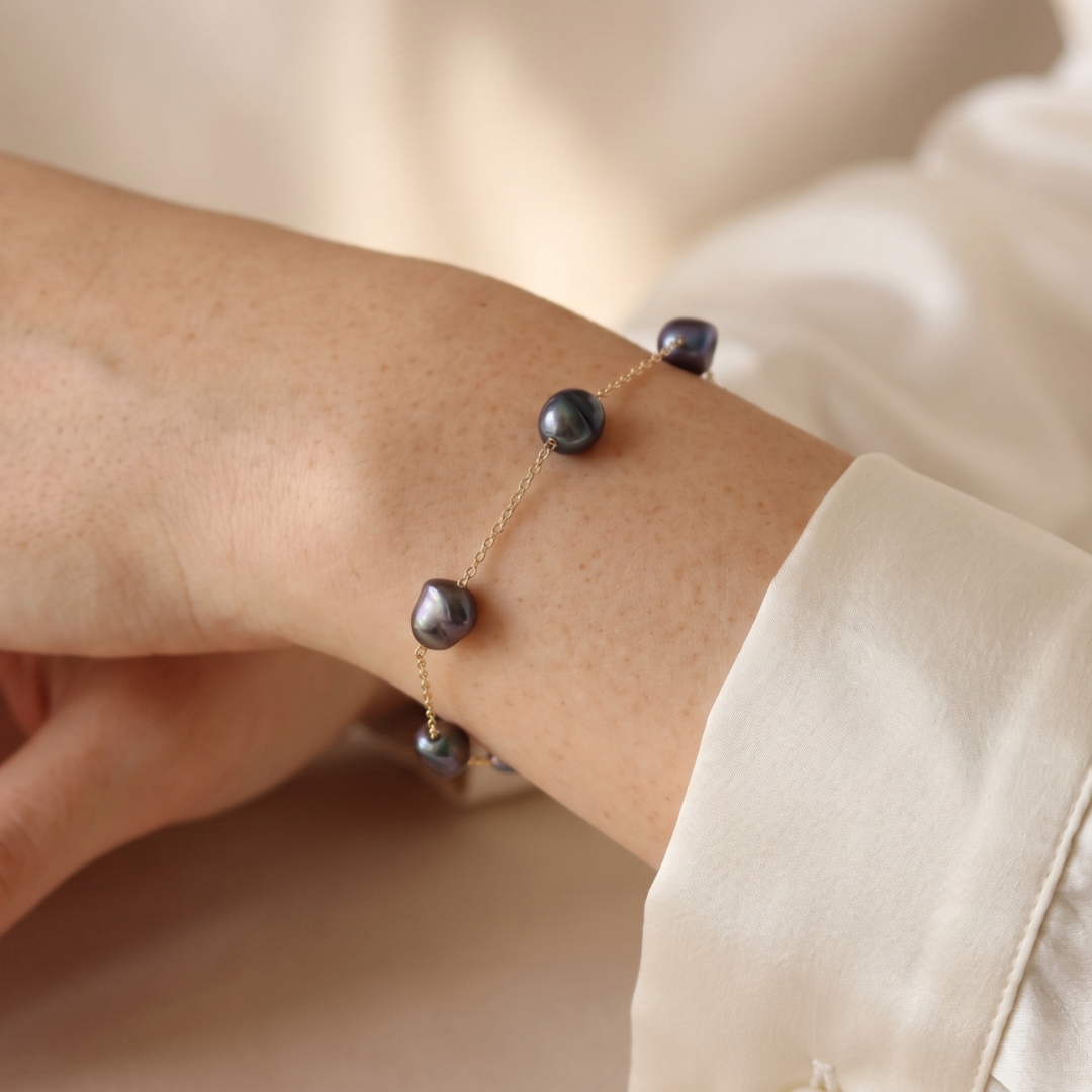 Elara Black Baroque Pearl Chain Bracelet