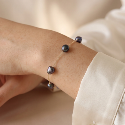Elara Black Baroque Pearl Chain Bracelet