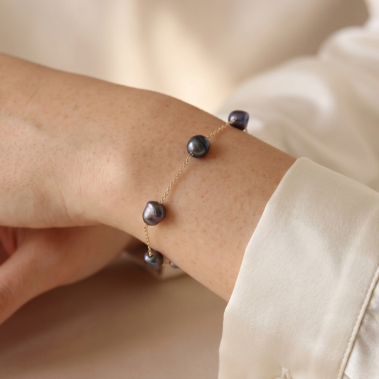 Elara Black Baroque Pearl Chain Bracelet