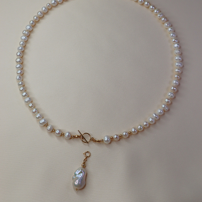 Seraphine 3 in 1 Convertible Small Pearl Necklace with Detachable Baroque Pearl Charm