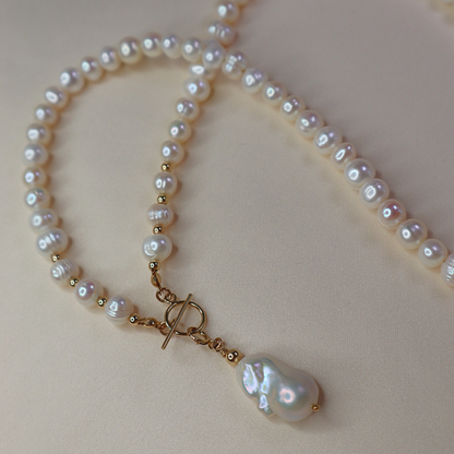 Seraphine 3 in 1 Convertible Small Pearl Necklace with Detachable Baroque Pearl Charm