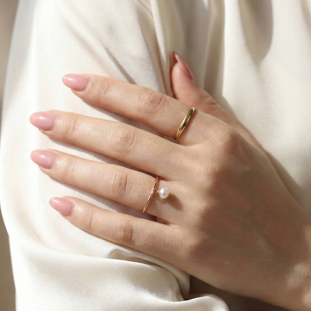 Isla Round Pearl Dangle Ring