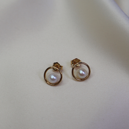 Clara Pearl Stud Earrings
