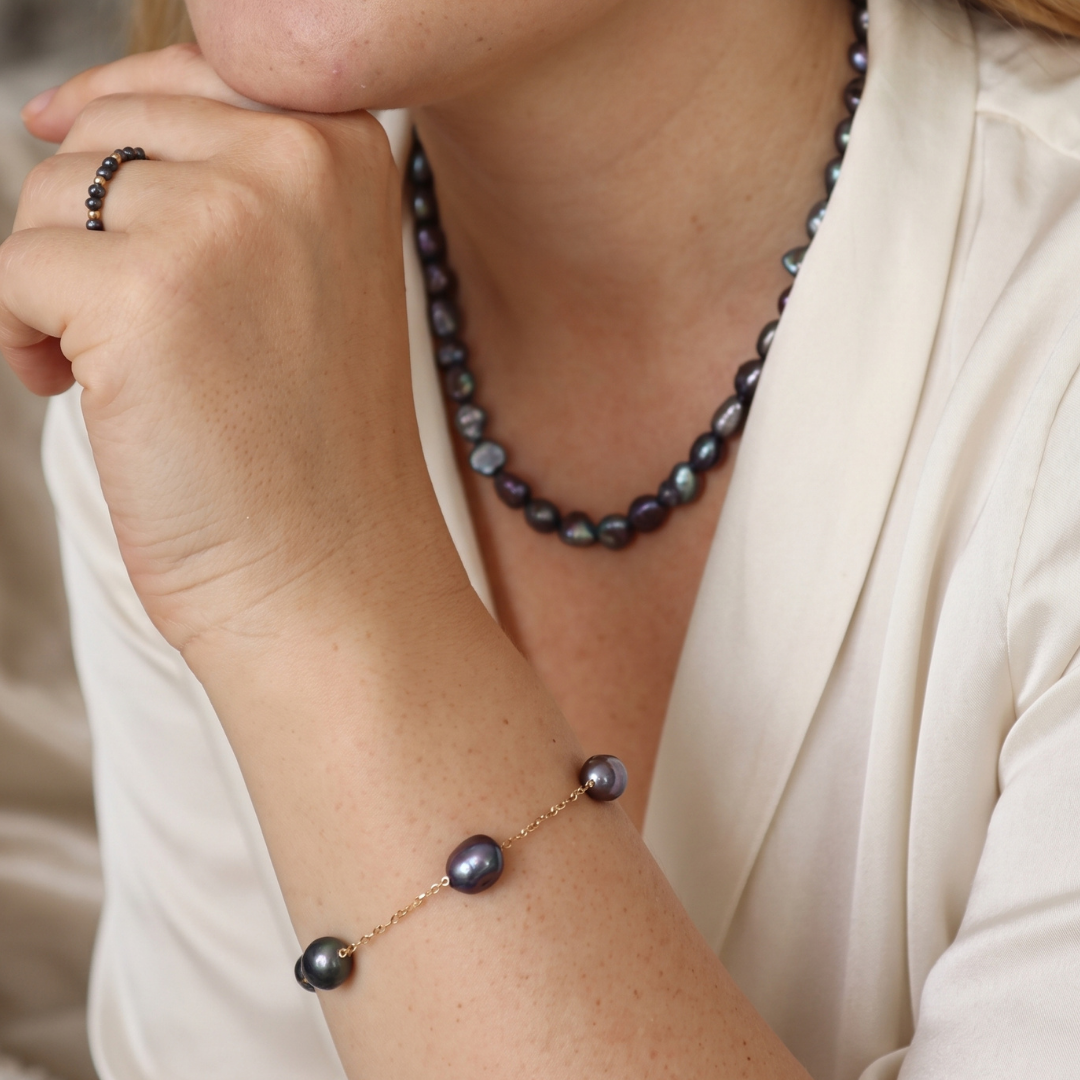 Elara Black Baroque Pearl Chain Bracelet