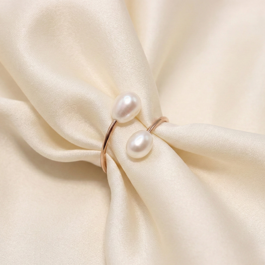 Anna Teardrop Pearl Ring
