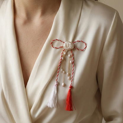 Charlotte Cloud Pearl Brooch