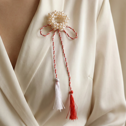 Blossom Wreath Pearl Brooch