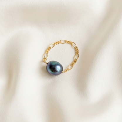 Elara Black Baroque Pearl Chain Ring