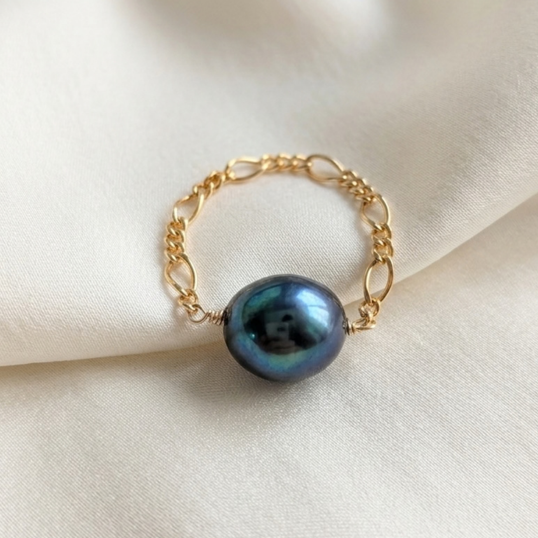 Elara Black Baroque Pearl Chain Ring