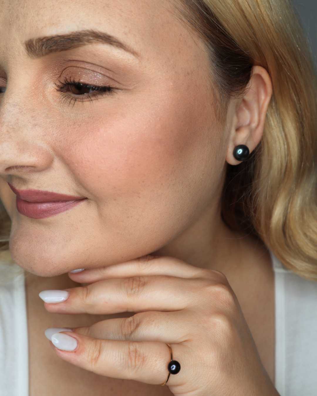 Vivi X-Large (10.5 mm) Black Pearl Stud Earrings