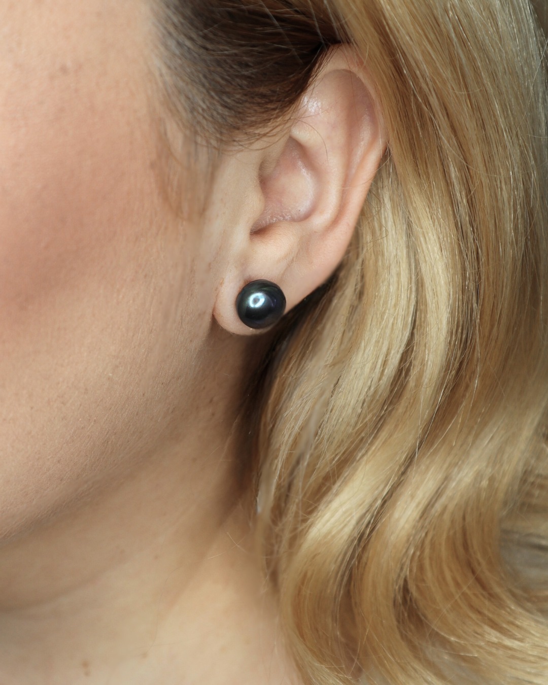 Vivi X-Large (10.5 mm) Black Pearl Stud Earrings