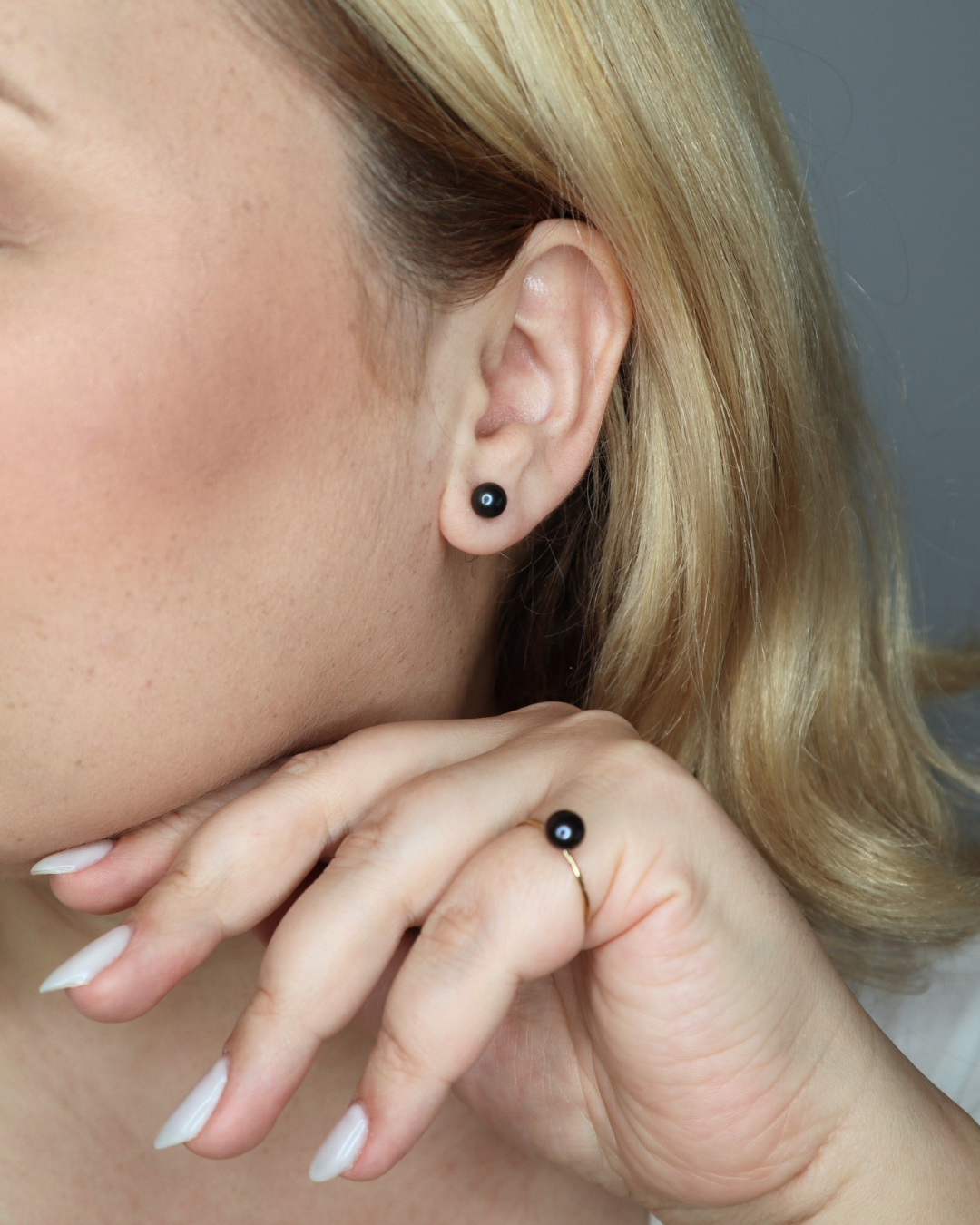 Noa Round Black Pearl Ring