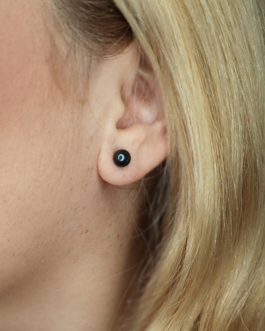 Vivi Medium (7 mm) Black Pearl Stud Earrings