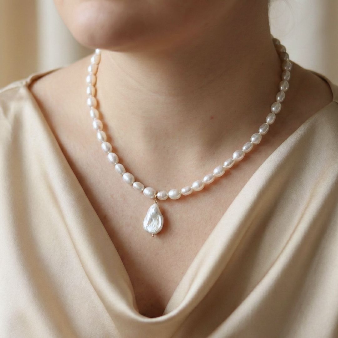 Damia Flat Teardrop Pearl Necklace