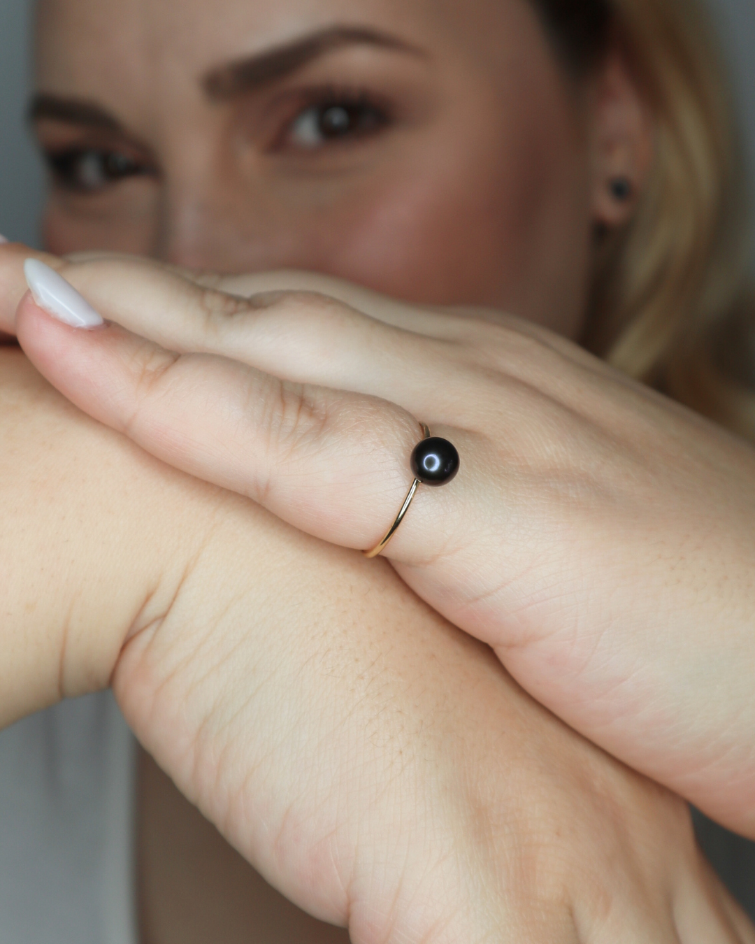 Noa Round Black Pearl Ring