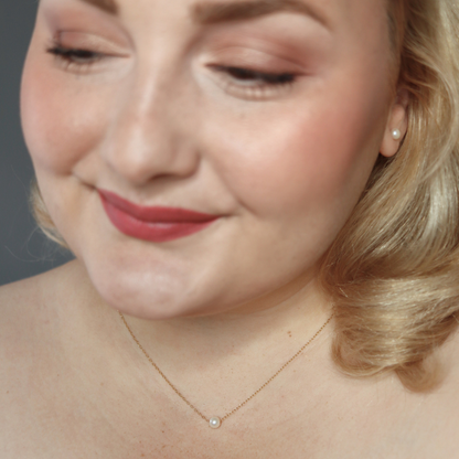 Ivy Small Single Round Pearl Necklace