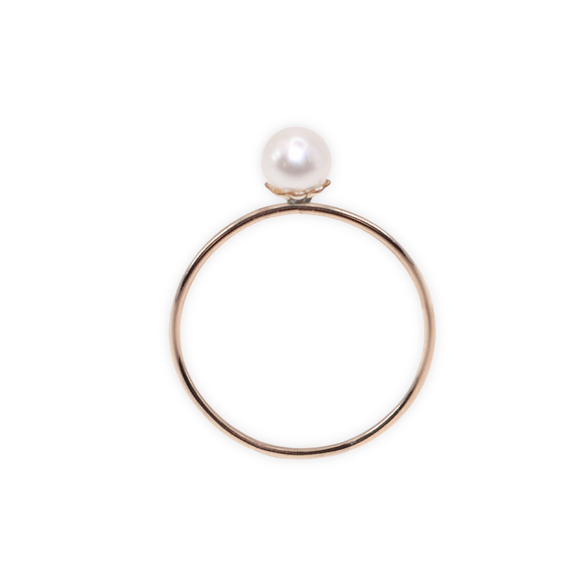 An exquisite gold ring featuring a single, lustrous pearl set on a flower base, embodying sophistication and grace.