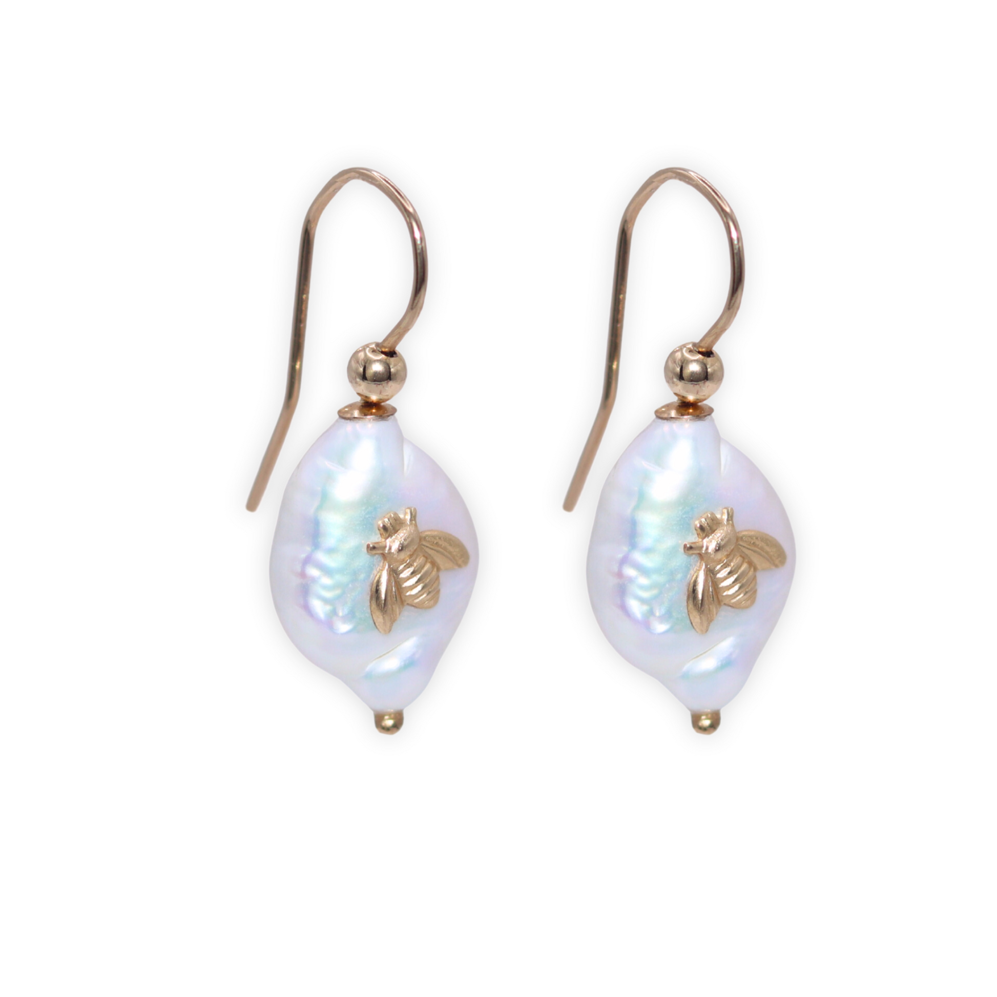 Featuring a delicate bee accent, these hook-style baroque pearl earrings will elevate your look with a touch of playfulness.