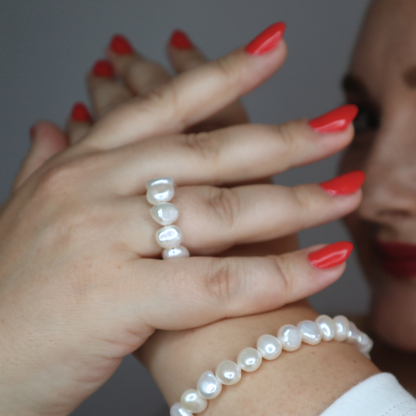 Iris Baroque Pearl Ring