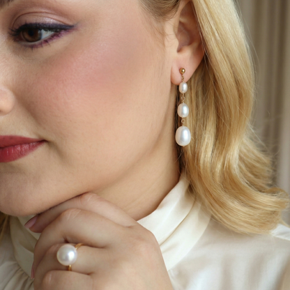 Camelia Crescendo Drop Pearl Earrings